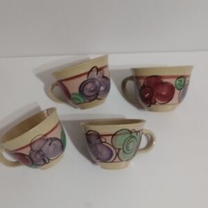 Hand-Painted Floral Ceramic Mugs – Assorted Pastel Colors
